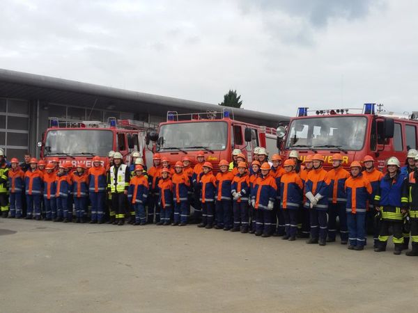 Schauübung der Jugendfeuerwehr in Köngen